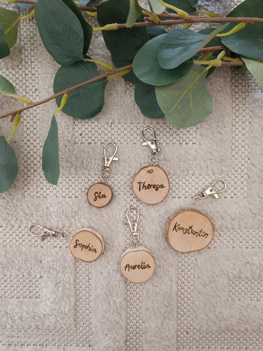 Personalisierbarer Schlüsselanhänger aus Holz